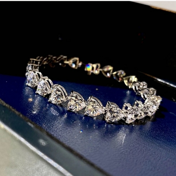 SALE!!! Stunning 30 ct Heart Cut Tennis Bracelet - Picture 10 of 16